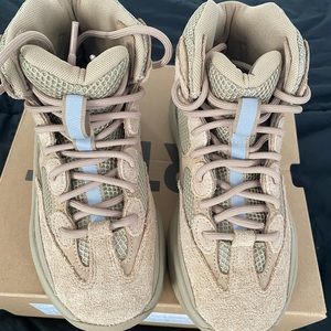 Yeezy Desert Boots - Women's Size 7